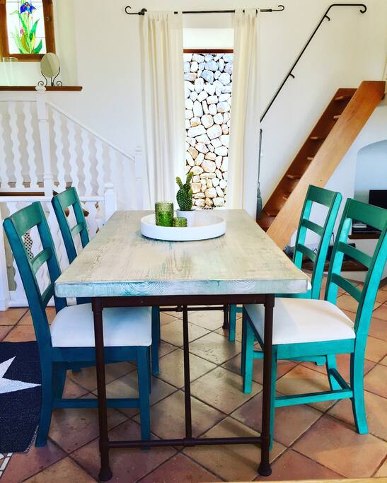 Eating table