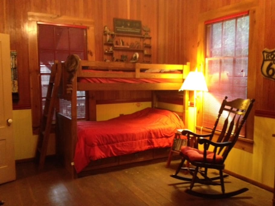 Downstairs Bunk Room w/ 4 Twin Bunk Beds