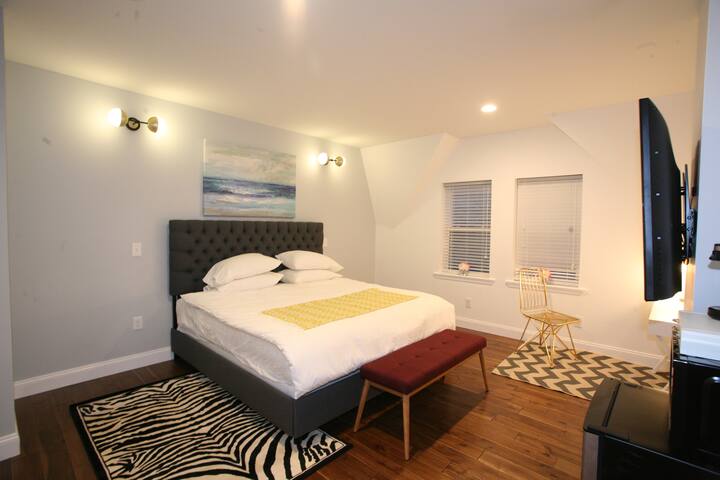 Luxury Studio By 3600 Market, UPenn USMLE Step 2CS