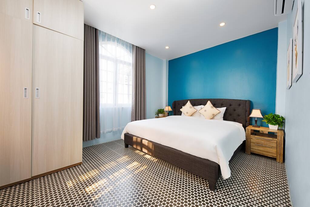 MODERN DOUBLE ROOM