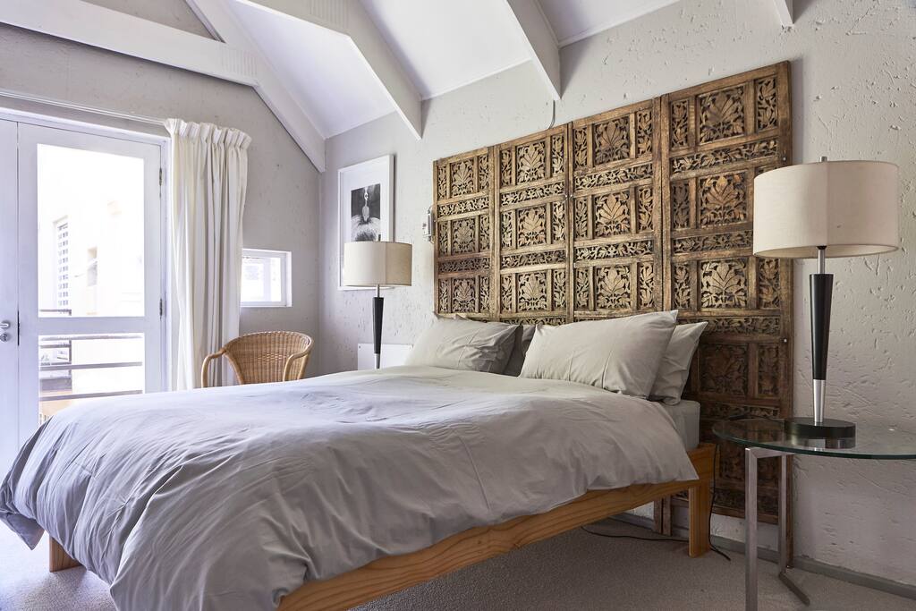 Upstairs bedroom. Queen size bed