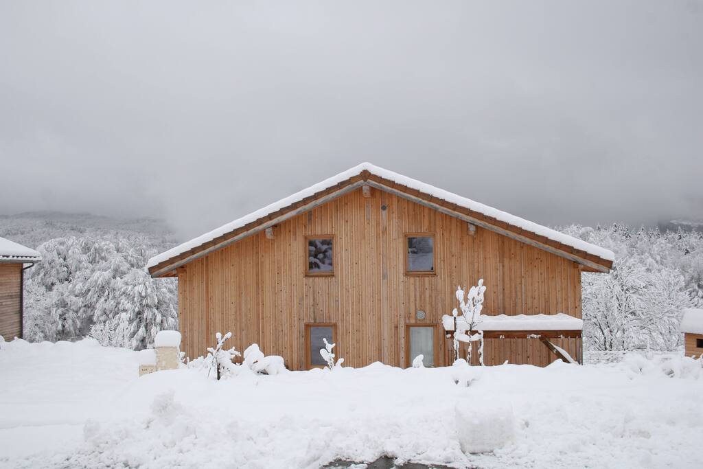 Entrée du gîte et notre maison