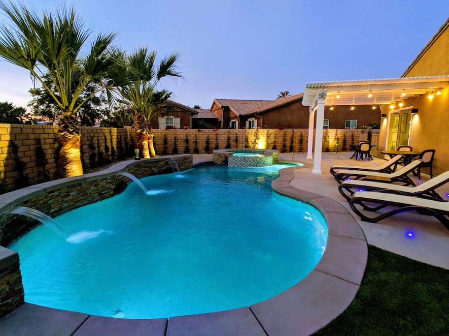 Huge Pool with water features