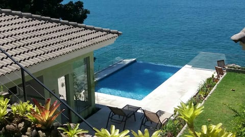 50 shades of Green: between the sea and the land