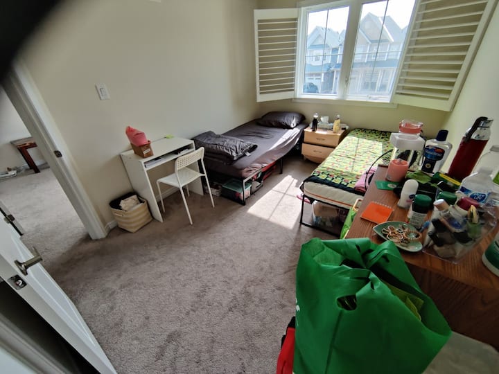 Private Bedroom In A 3 Bhk Townhouse Brantford - Brantford