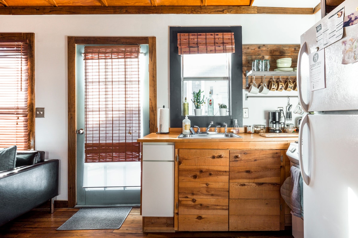 Modern Lofted Cottage Custom Woodwork, Central ATX