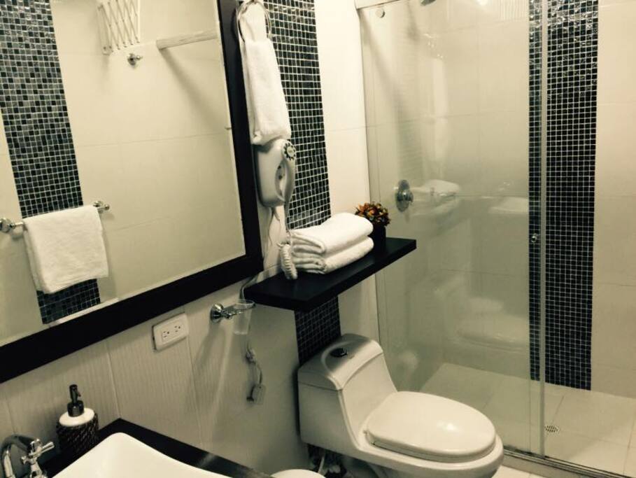 Baño Amplio con Closet, Secador Cabello