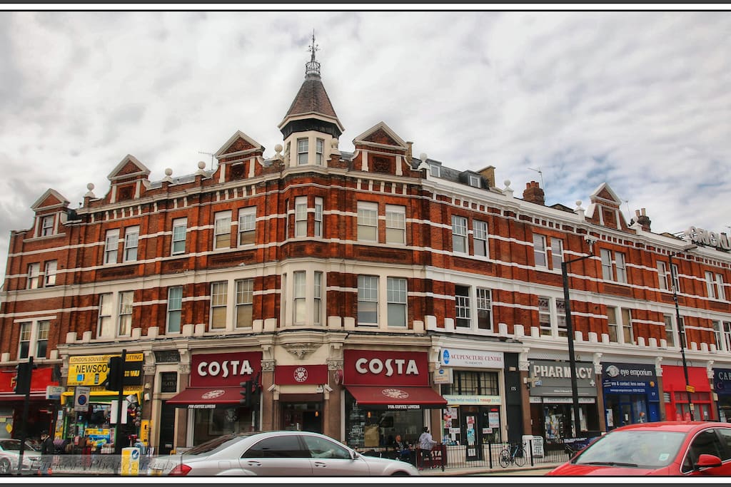 Around the corner from bars, shops and amenities of Cricklewood Broadway.
