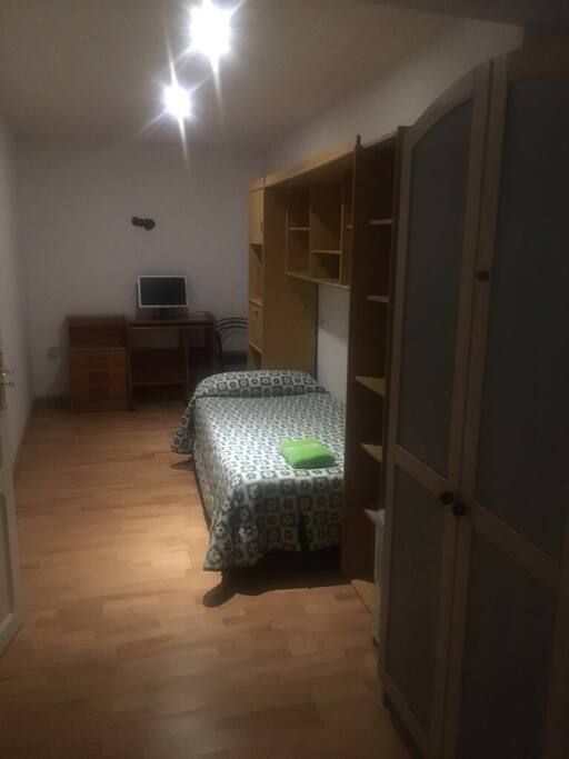 Habitación triple. 3 camas de 90.