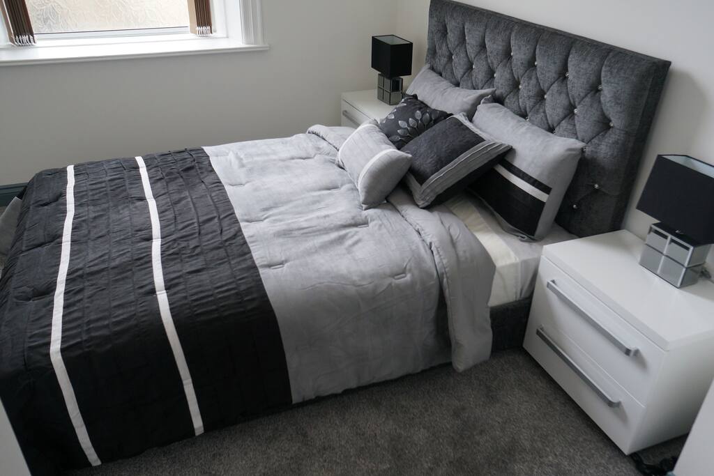 Deluxe Double Room Ensuite with bathroom and shower Rm10