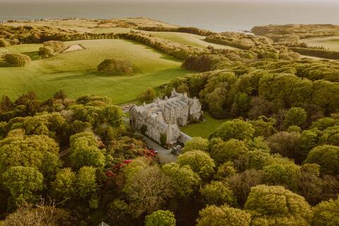 Stay in Castle: Royal Apartment on Seaside Estate
