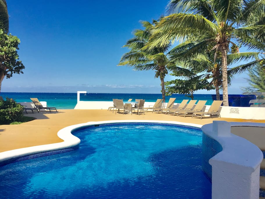 Fresh water pool or Caribbean Sea... tough decisions when in Paradise.