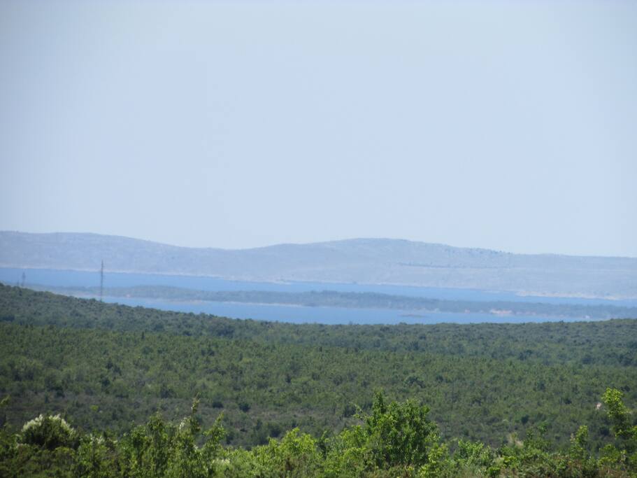 Udaljenost do novigradskog mora 12 km, do Biograda na moru 18 km