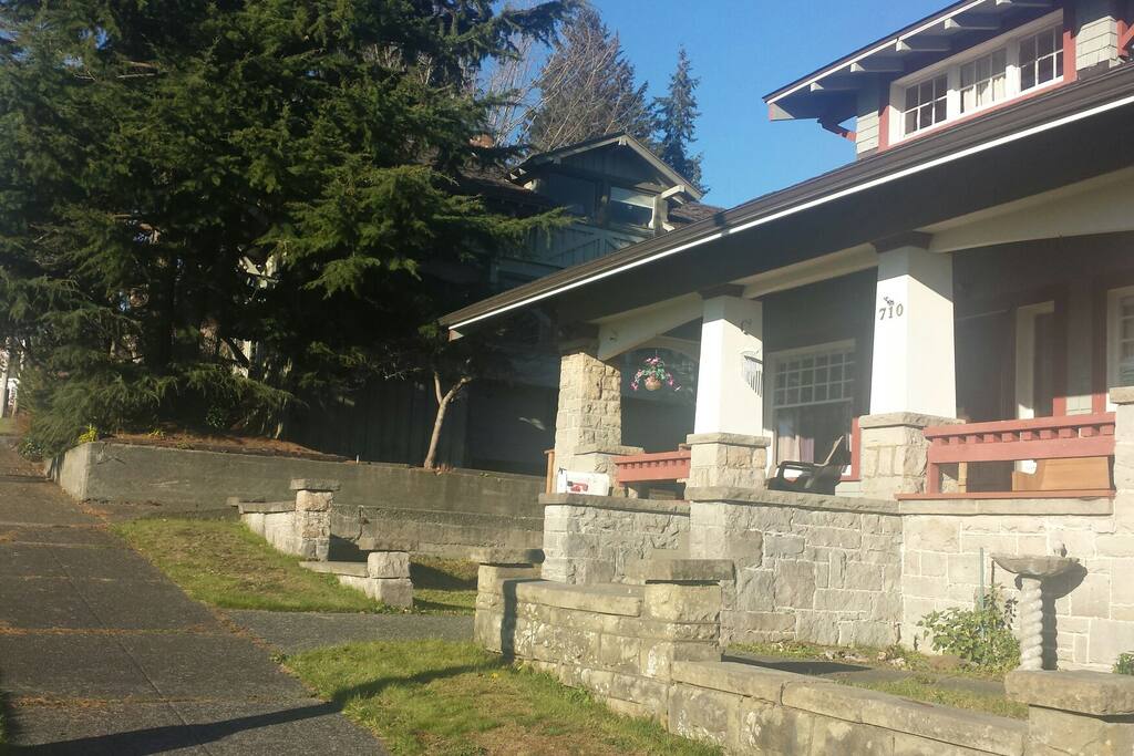 If you love the sun this porch has it going on in the evenings for sundowns.
