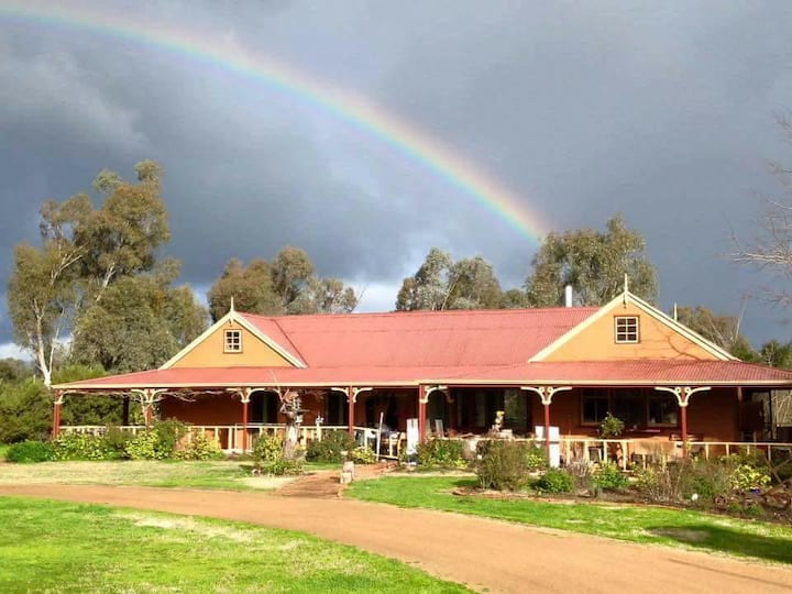 Wodonga Holiday Rentals & Homes Victoria, Australia Airbnb