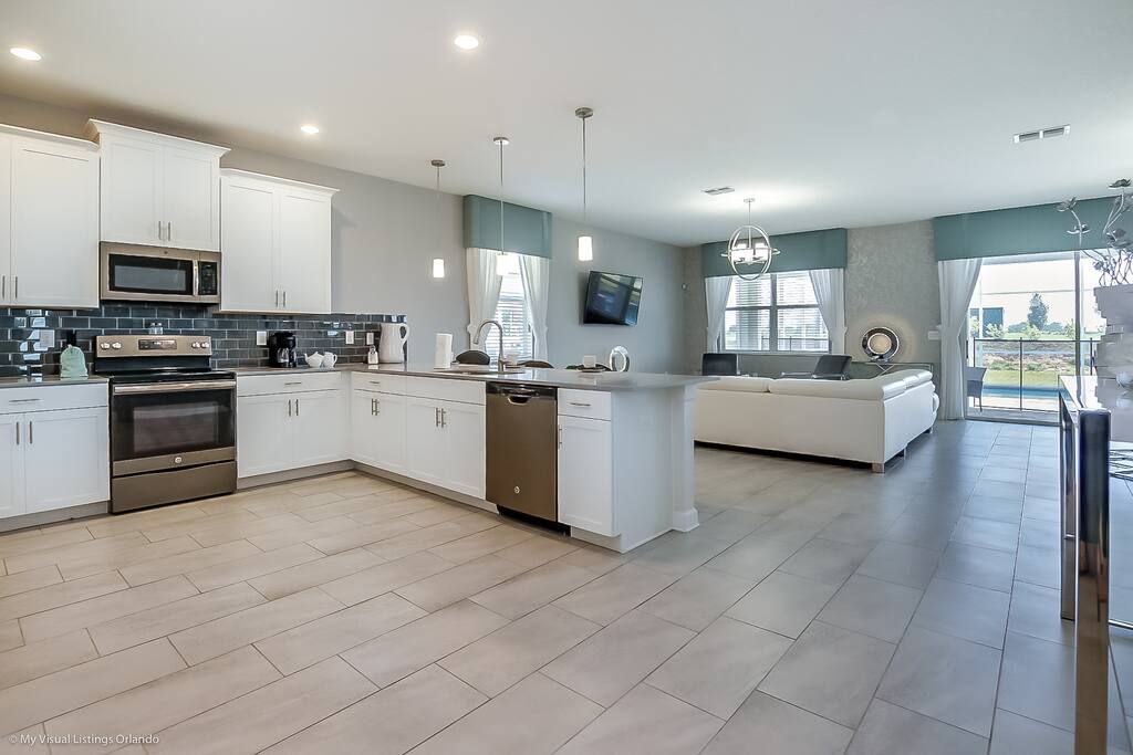 8915 Stinger Dr_5.JPG