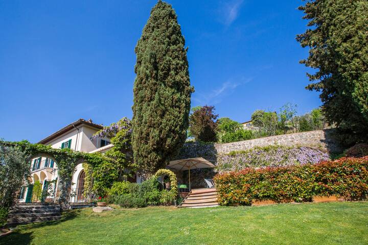 Villa with great view over Florence, pool, Wi-Fi gallery image 5