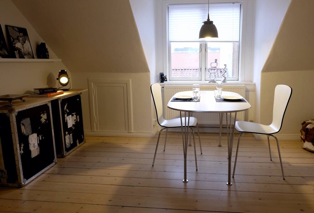 Hyggelig stue med masser af charme