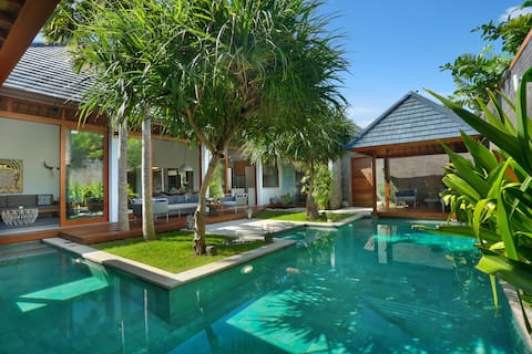 Villa Odyssey 4 BR Seminyak Jl Drupadi