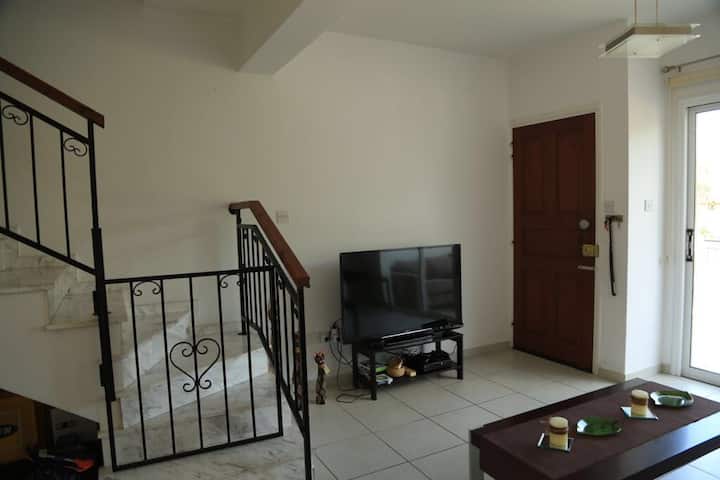 White And Light Townhouse - Pafos