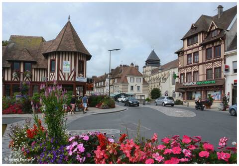 La Parenthèse in Pont-l'Évêque city center