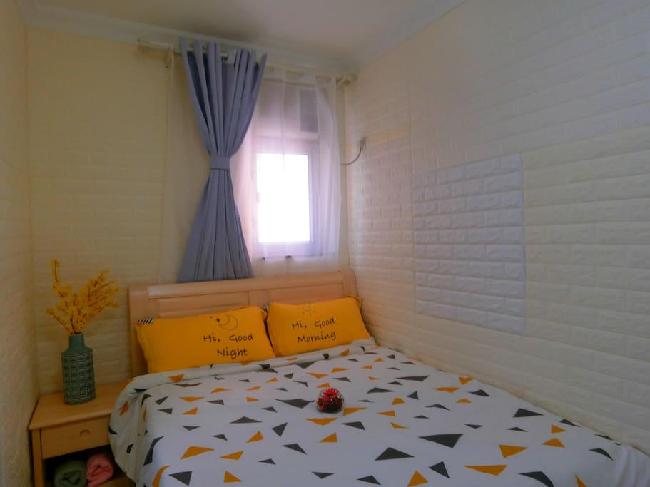 Pretty apartment with everything you need to enjoy your holiday in hong kong,I will change the bed sheet and everything when you come