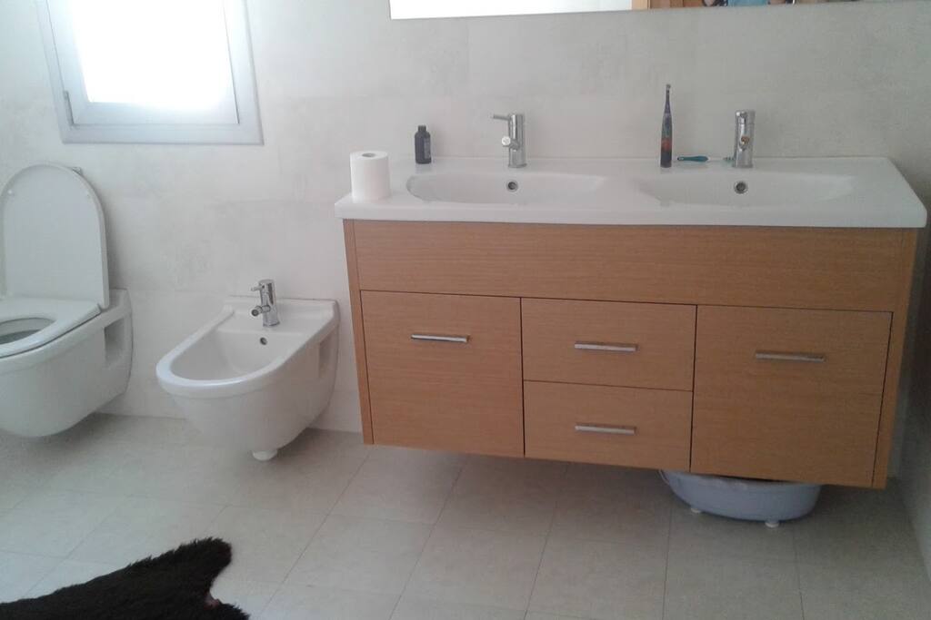 Toilet, bide and sink