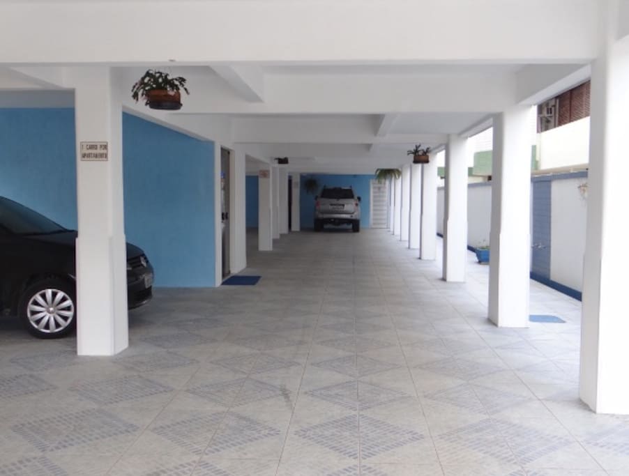 Garagem ampla