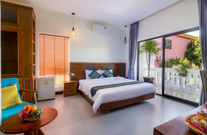 full view of the bed room 3 with balcony