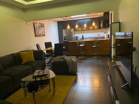 Modern apartment with all the amenities and strategically located