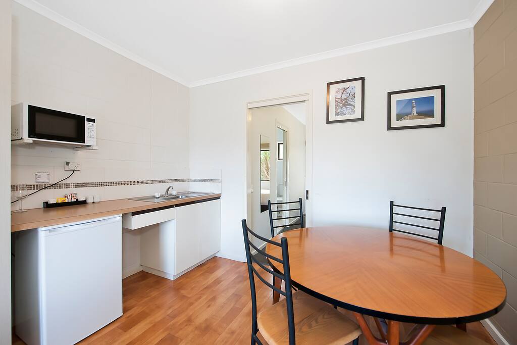 kitchenette and dinning area