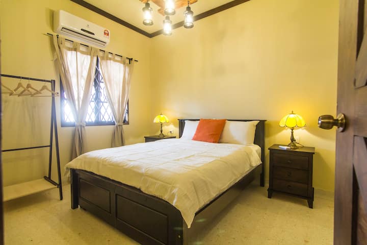 Spálňa 1 (manželská posteľ)