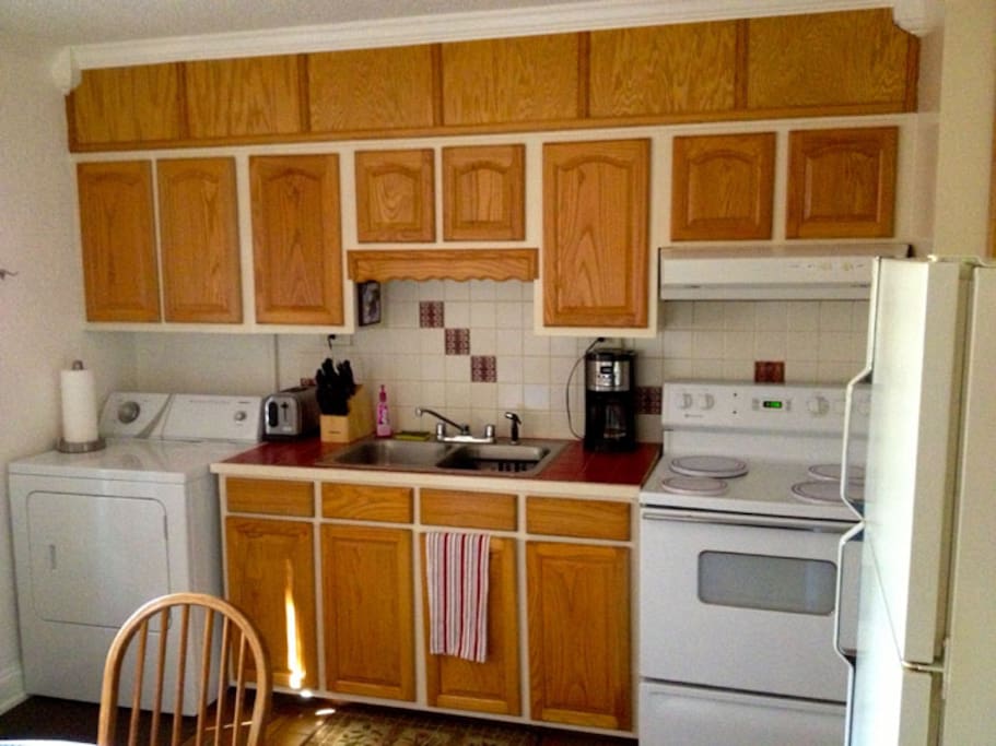 Full Kitchen & Washer and Dryer