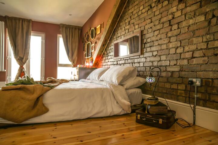 Stunning 4 bed townhouse – fab garden | N17 gallery image 5