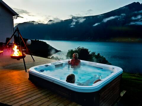 Fjord farmhouse with breathtaking Fjordview!