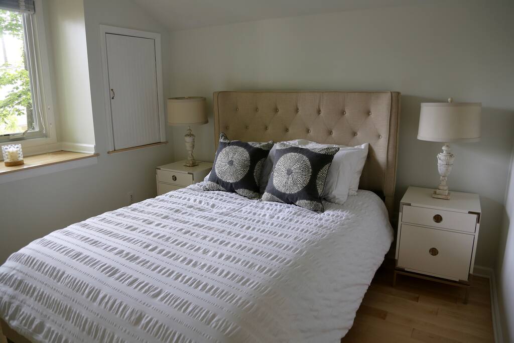 Queen bed. New memory foam mattress and topper