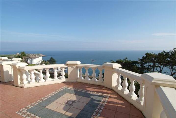 Sea View Villa Dalkey gallery image 2