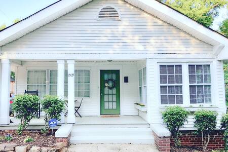 Guest suite. Next to UAB. Private entrance