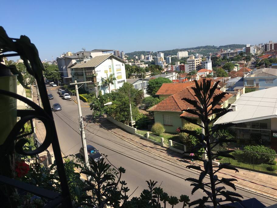 Vista das redondezas e ao fundo a Universidade de Caxias