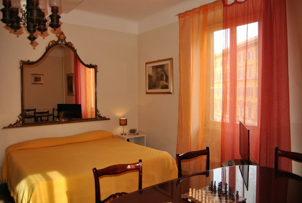 Il letto matrimoniale 200x180
The King-size bed