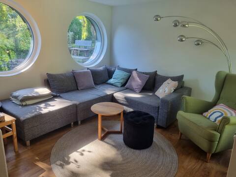 Cottage on the edge of the forest, quiet, close to the lake and Internet
