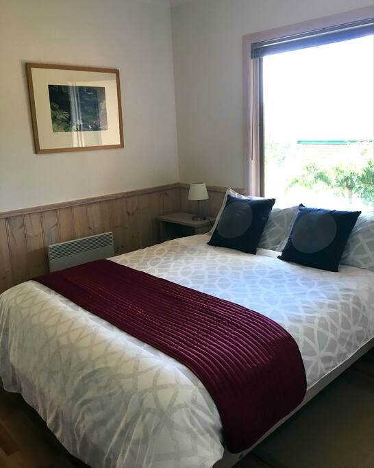 Main Bedroom 1: Double Bed