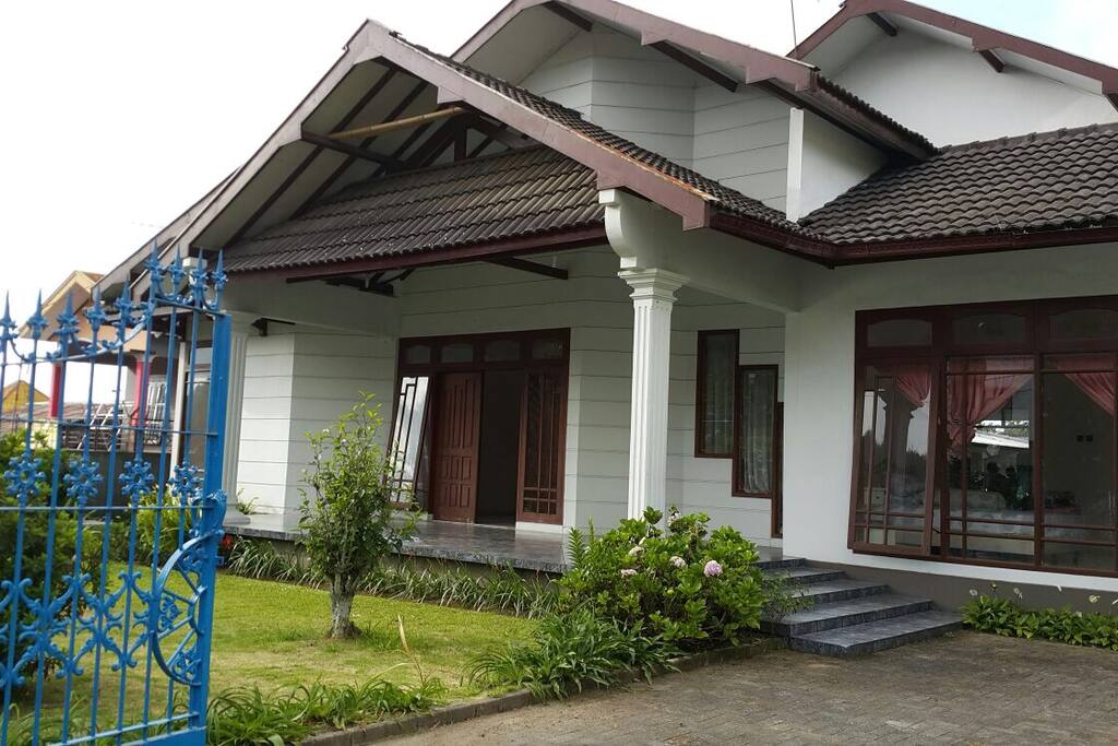 Airbnb Tawangmangu | 3 bedrooms villa in tawangmangu rumah untuk disewakan di Airbnb Tawangmangu | 3 bedrooms villa in tawangmangu rumah untuk disewakan di