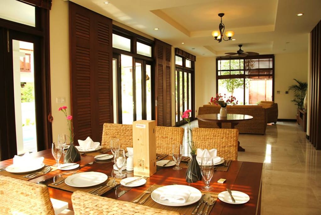 Well-equipped dining room