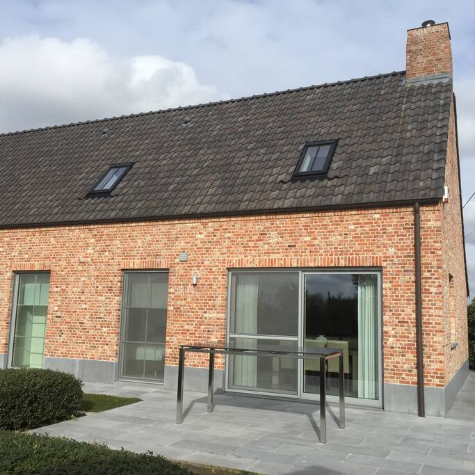 Zuid gericht terras.