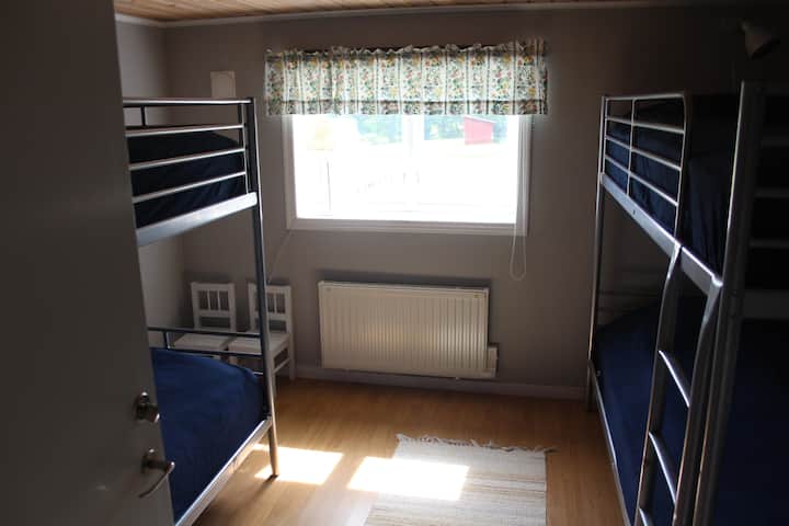 Bedroom 2 with four beds in bunk bed.