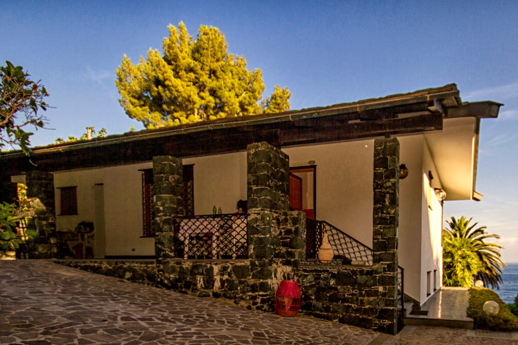 villa foto esterna,vista da dietro