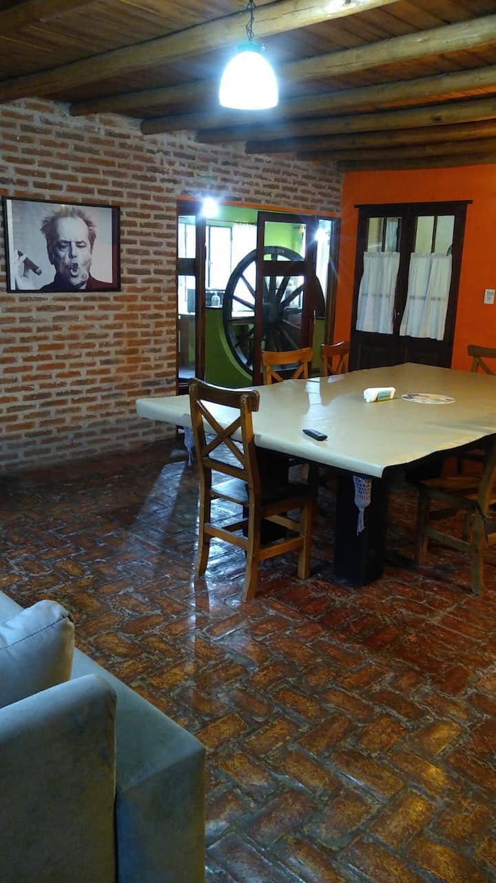 Lugar Para Disfrutar En Familia, Amigos Y Trabajo. - Campana