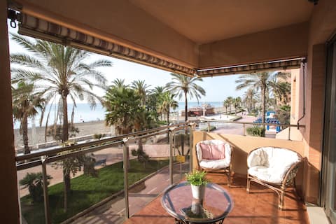 Top Airbnb: Pacific beach deluxe apartment. Free parking in Pacífico