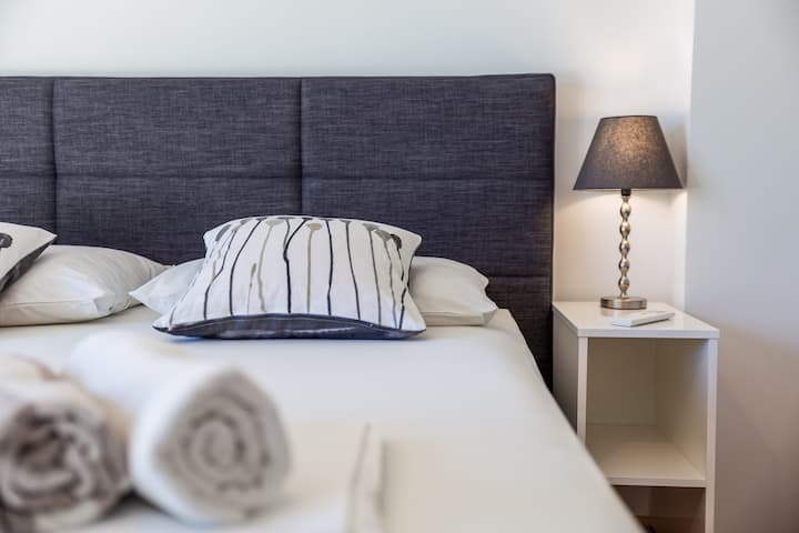 รายละเอียดจาก 1 ใน 6 ห้องนอน 